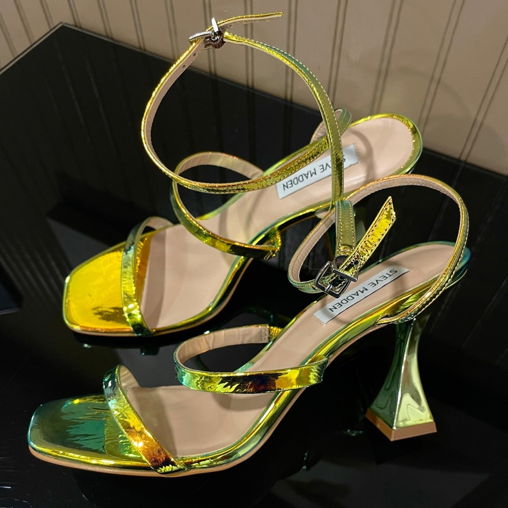 Steve Madden Scorpius Iridescent Green Yellow Ankle Strap Block Sculpted Heels - Picture 4 of 6